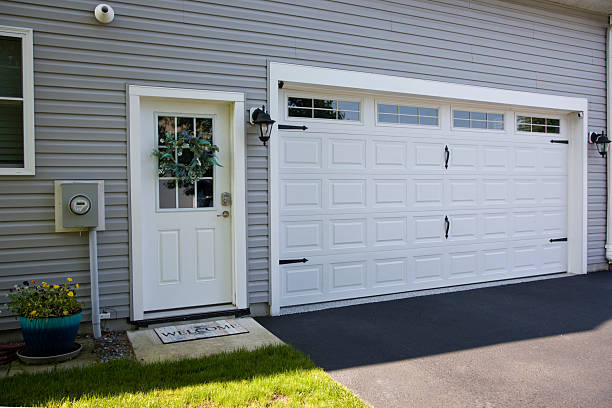 24/7 Emergency Garage Door Panel Replacement experts in Brazos County County, TX